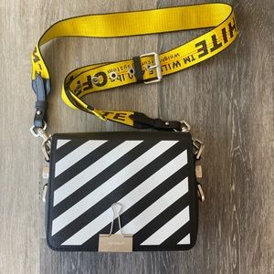 OFF WHITE CROSSBODY